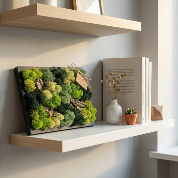 Quadro Mini in Muschio e Licheni Stabilizzati 14,5x24,5 cm – Cornice Nera | Made in Italy