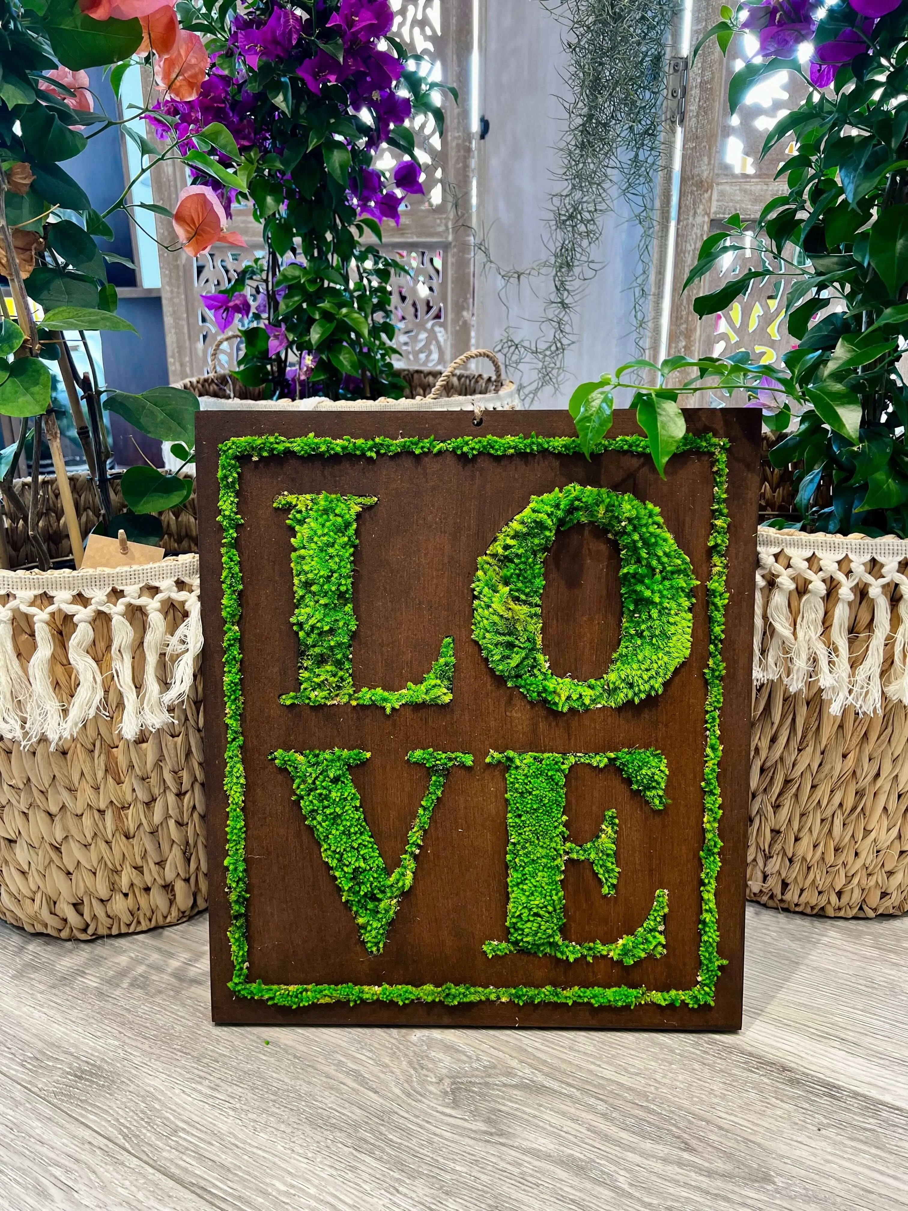 Quadro in Muschio Stabilizzato con Scritta LOVE – 40x35 cm | Decorazione Verde da Parete